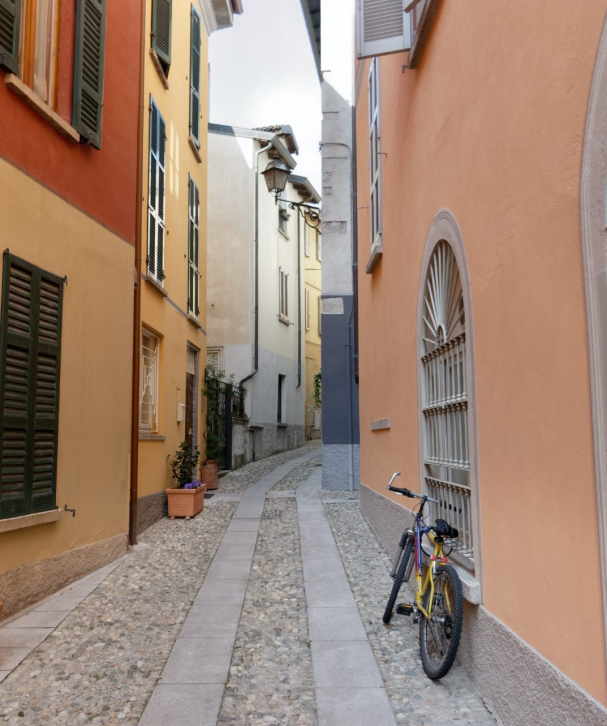 gilles-desjardins-1rBs-8OyxMo-unsplash-1